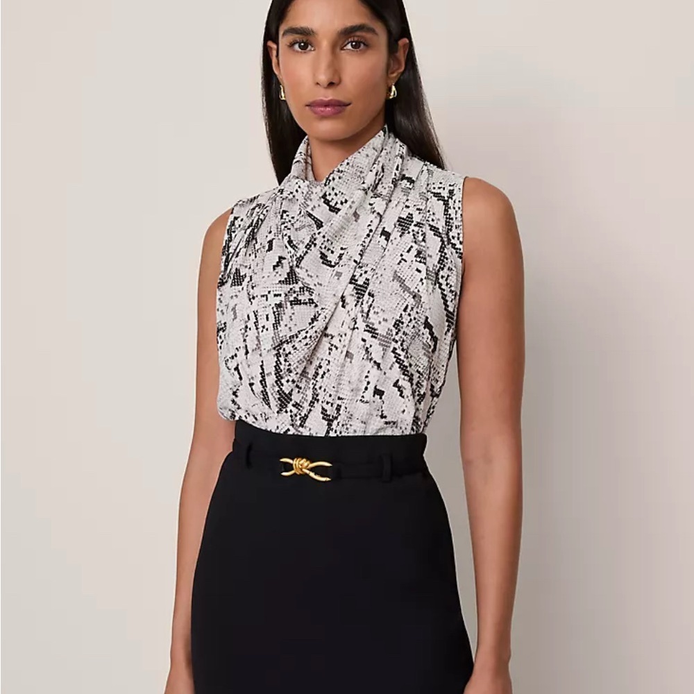Ann Taylor Black and White Sleeveless Top